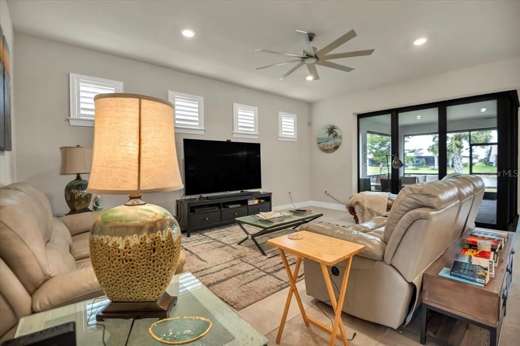 For Sale: $529,900 (2 beds, 2 baths, 1860 Square Feet)