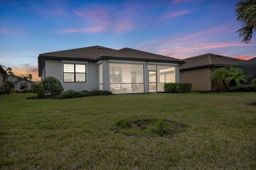 For Sale: $529,900 (2 beds, 2 baths, 1860 Square Feet)