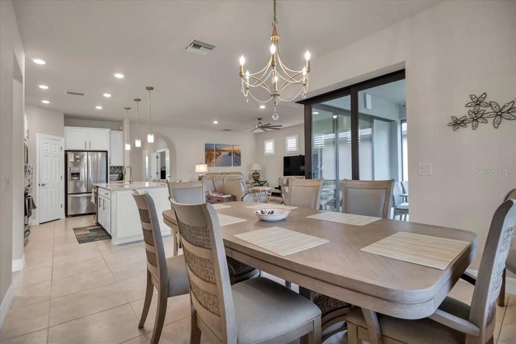 For Sale: $529,900 (2 beds, 2 baths, 1860 Square Feet)