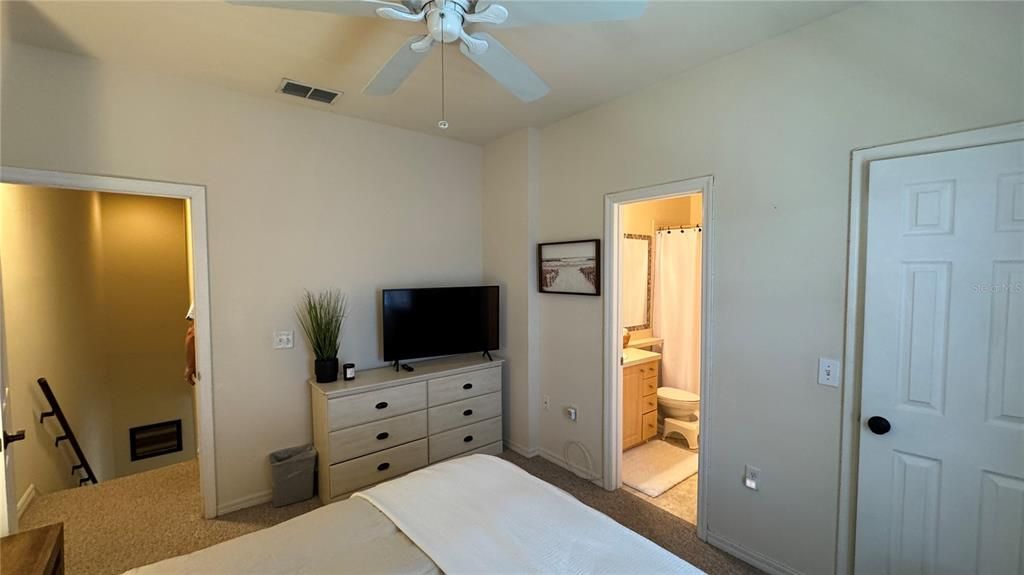For Rent: $2,195 (2 beds, 2 baths, 1168 Square Feet)