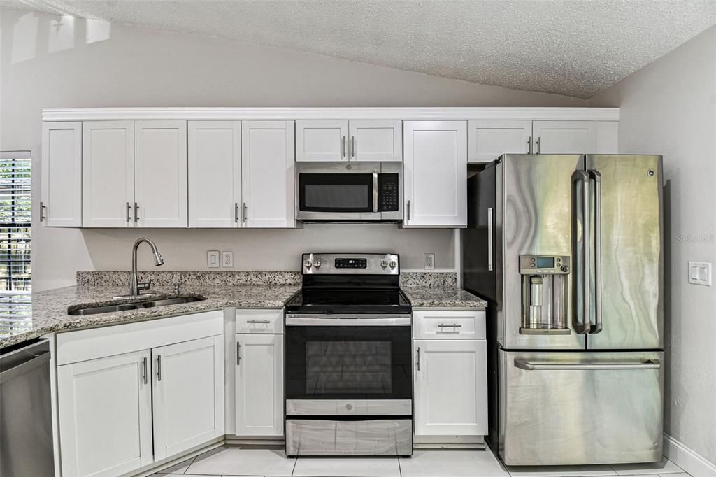 For Rent: $2,700 (3 beds, 1 baths, 1156 Square Feet)