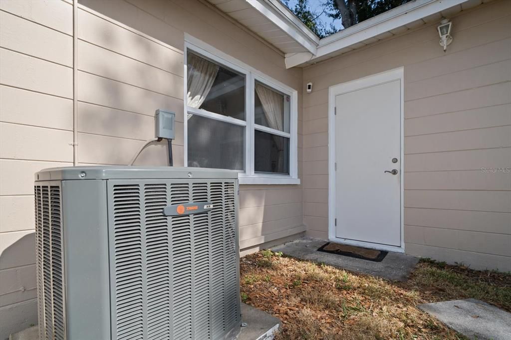 待售: $348,000 (3 贝兹, 1 浴室, 1154 平方英尺)