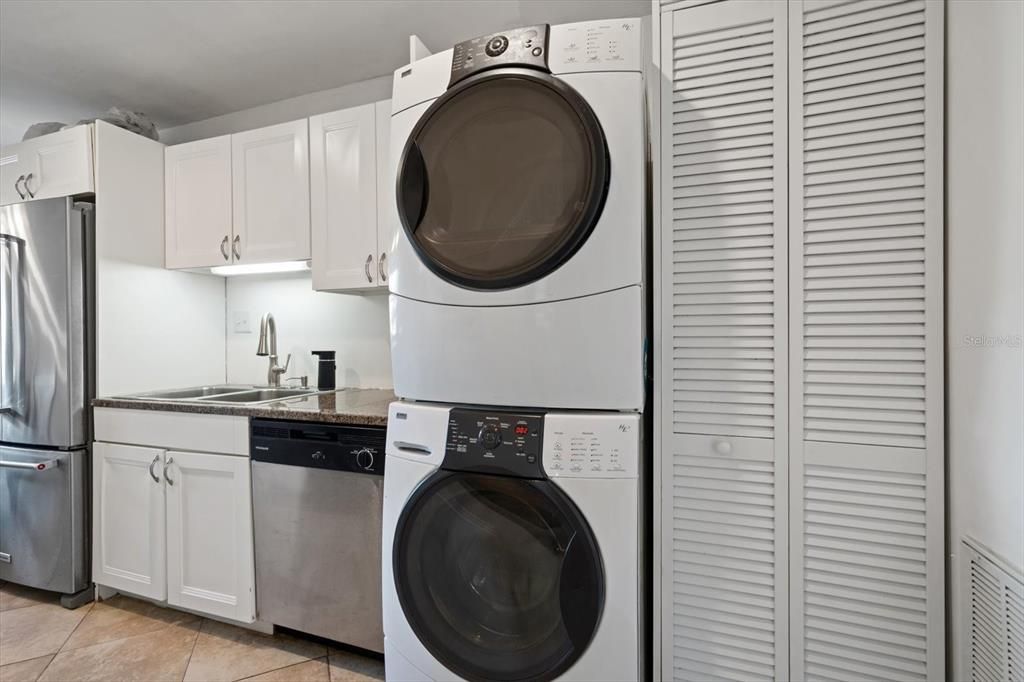 待售: $348,000 (3 贝兹, 1 浴室, 1154 平方英尺)