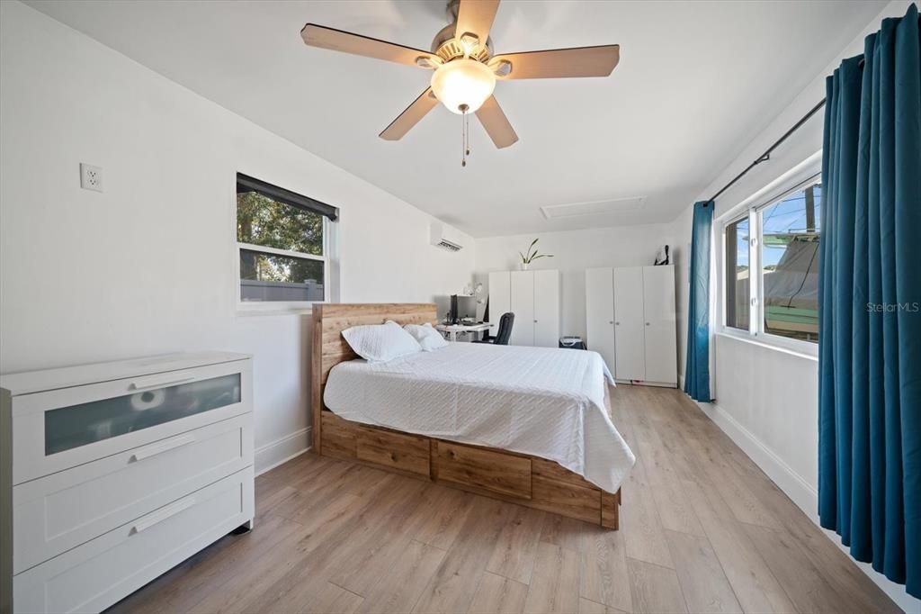 待售: $348,000 (3 贝兹, 1 浴室, 1154 平方英尺)