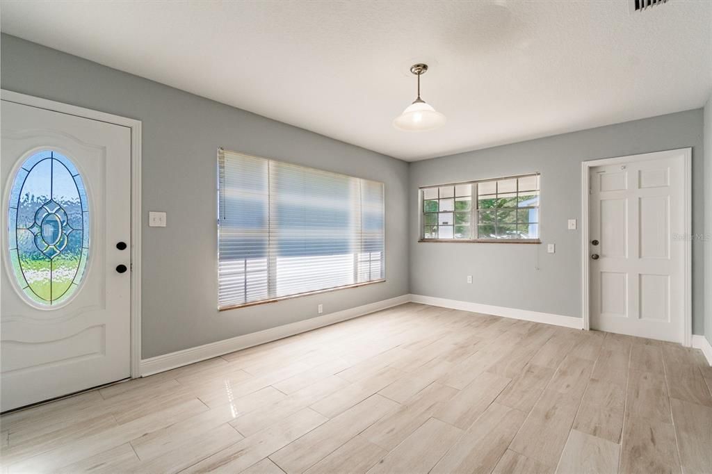 В аренду: $3,200 (4 спален, 2 ванн, 1930 Квадратных фут)