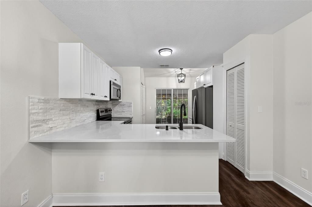 For Sale: $249,950 (2 beds, 2 baths, 1187 Square Feet)