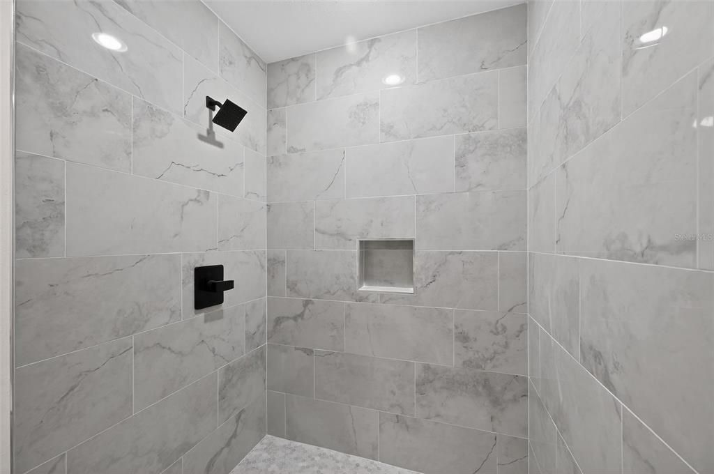 For Sale: $249,950 (2 beds, 2 baths, 1187 Square Feet)