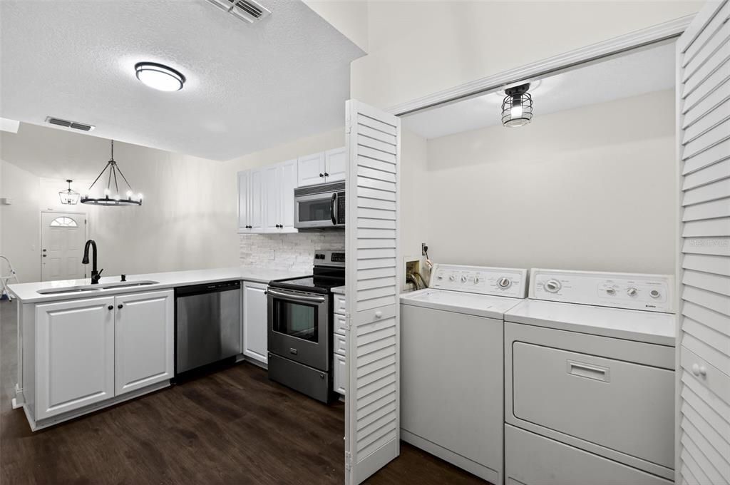 For Sale: $249,950 (2 beds, 2 baths, 1187 Square Feet)