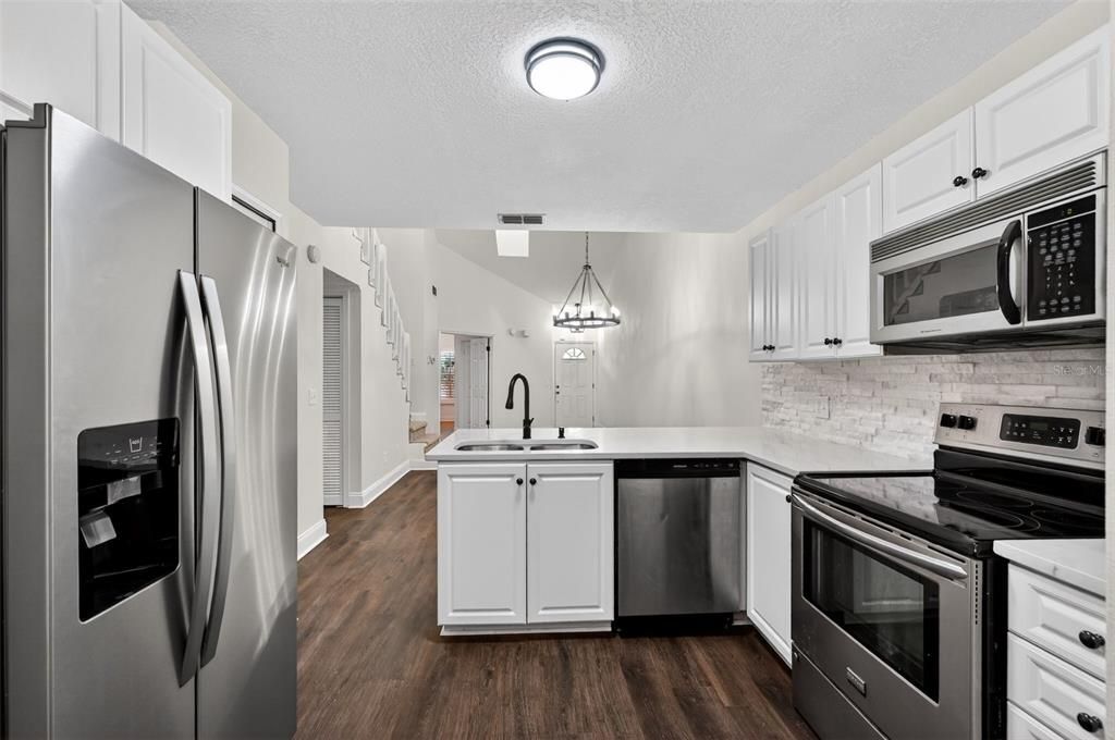 For Sale: $249,950 (2 beds, 2 baths, 1187 Square Feet)
