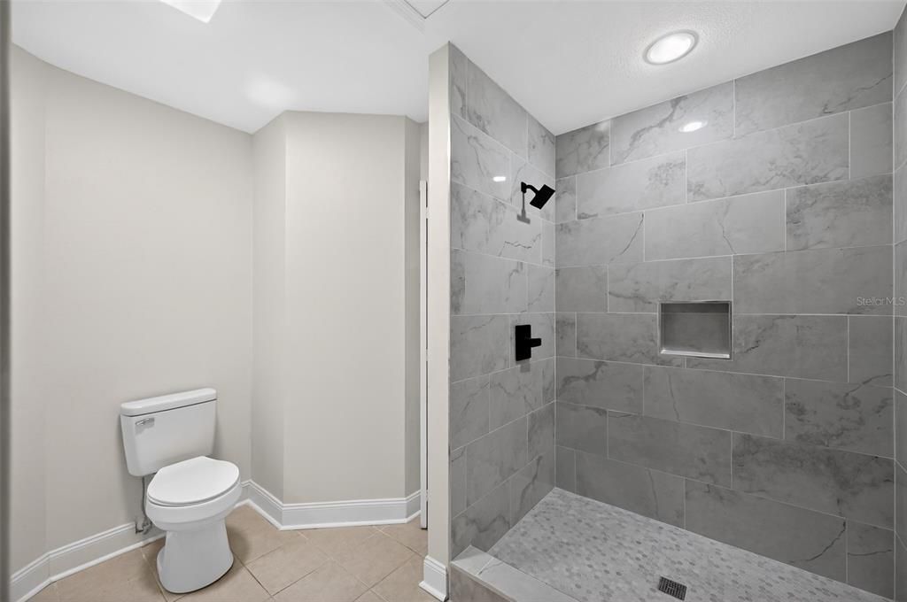 For Sale: $249,950 (2 beds, 2 baths, 1187 Square Feet)