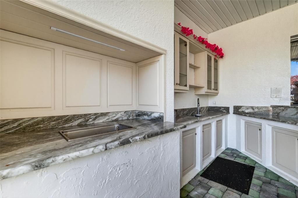 待售: $1,500,000 (5 贝兹, 3 浴室, 5573 平方英尺)