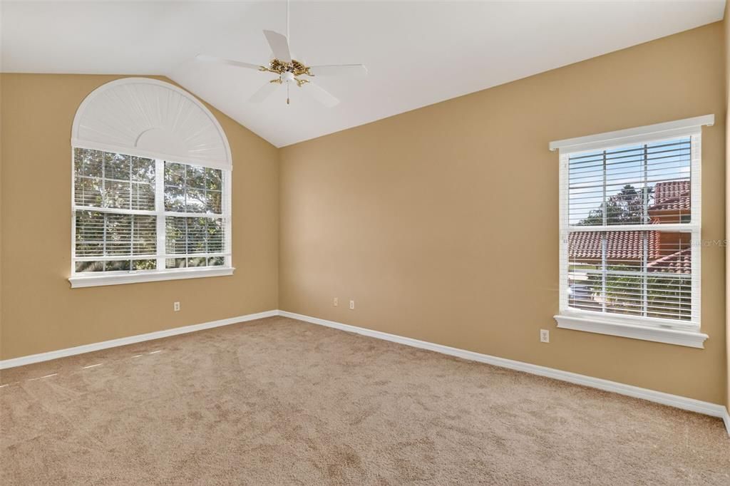 待售: $1,500,000 (5 贝兹, 3 浴室, 5573 平方英尺)