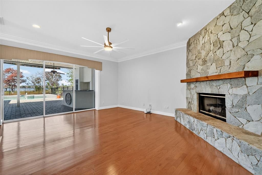 待售: $1,500,000 (5 贝兹, 3 浴室, 5573 平方英尺)