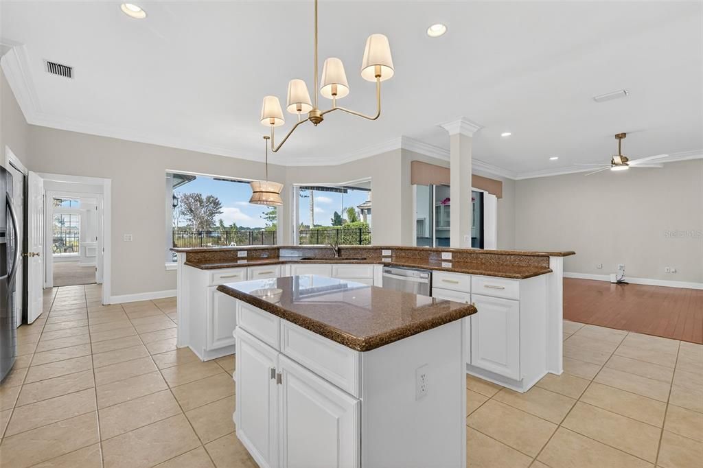 待售: $1,500,000 (5 贝兹, 3 浴室, 5573 平方英尺)