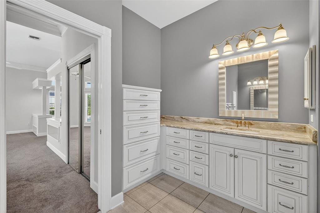 待售: $1,500,000 (5 贝兹, 3 浴室, 5573 平方英尺)