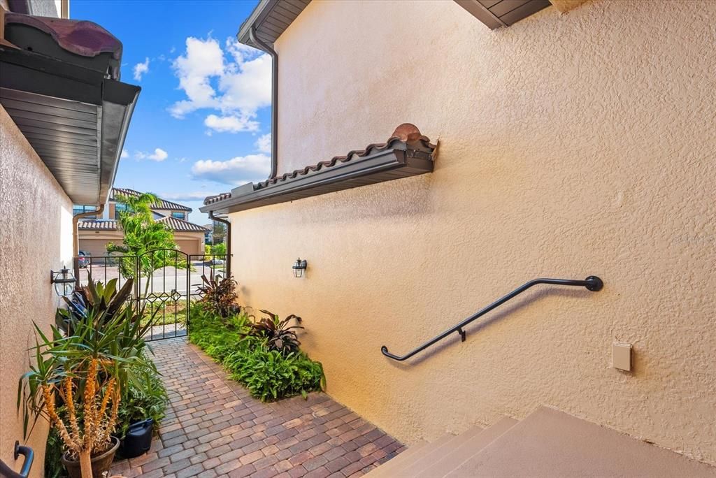 For Sale: $399,000 (3 beds, 2 baths, 2187 Square Feet)