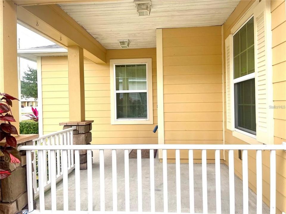 For Rent: $1,800 (3 beds, 2 baths, 1196 Square Feet)