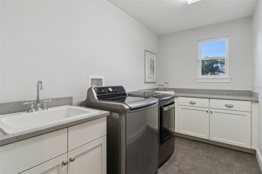 For Sale: $850,000 (4 beds, 3 baths, 2431 Square Feet)