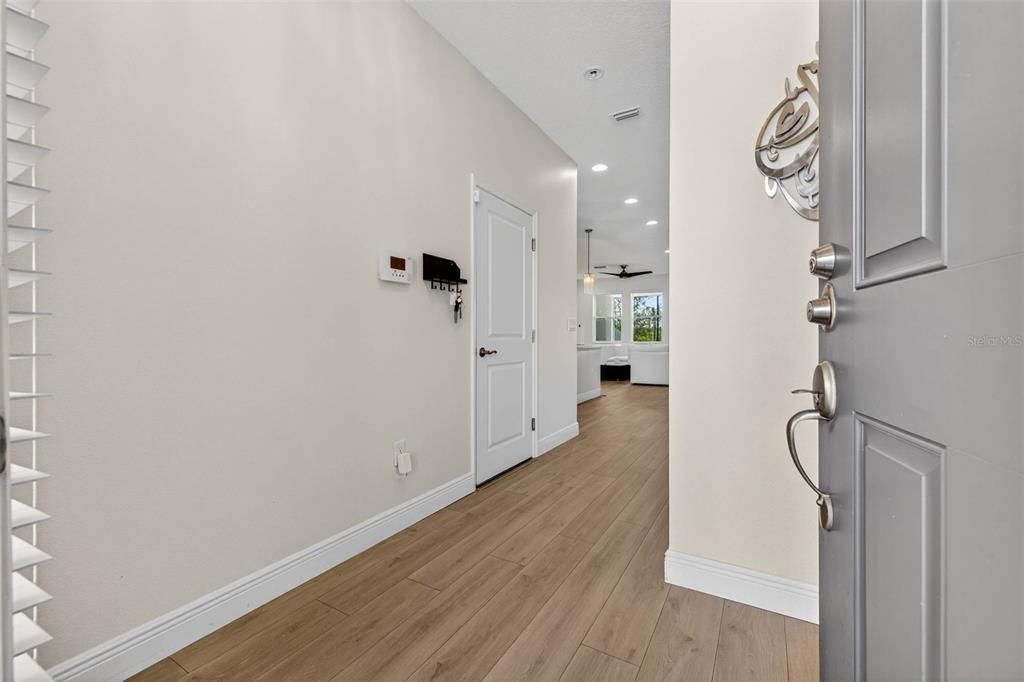 На продажу: $409,000 (3 спален, 2 ванн, 1816 Квадратных фут)