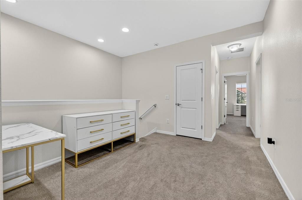 На продажу: $409,000 (3 спален, 2 ванн, 1816 Квадратных фут)