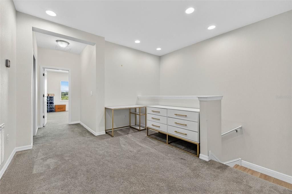 На продажу: $409,000 (3 спален, 2 ванн, 1816 Квадратных фут)