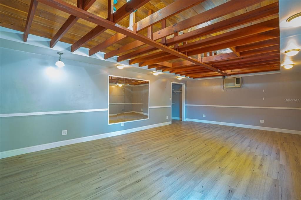 For Sale: $464,900 (3 beds, 2 baths, 1721 Square Feet)