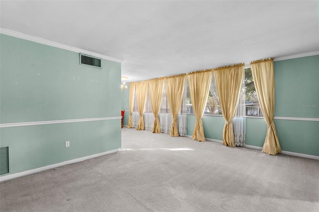 For Sale: $464,900 (3 beds, 2 baths, 1721 Square Feet)