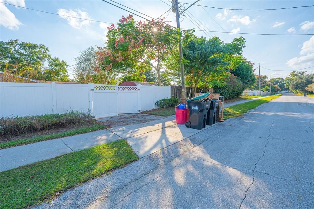 For Sale: $464,900 (3 beds, 2 baths, 1721 Square Feet)