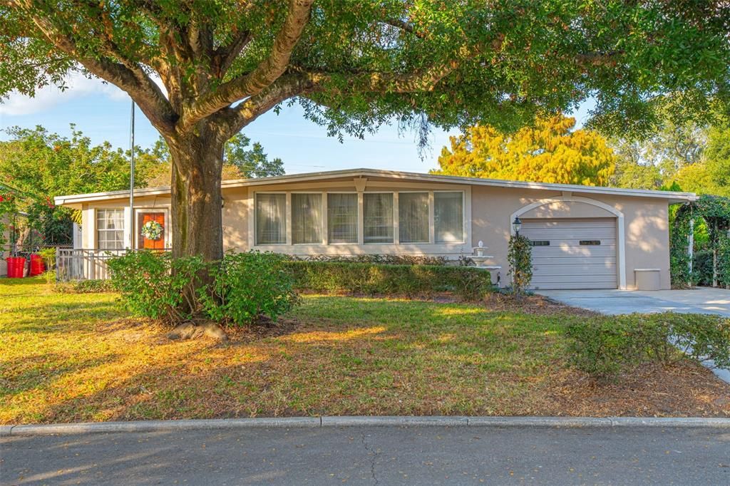 For Sale: $464,900 (3 beds, 2 baths, 1721 Square Feet)