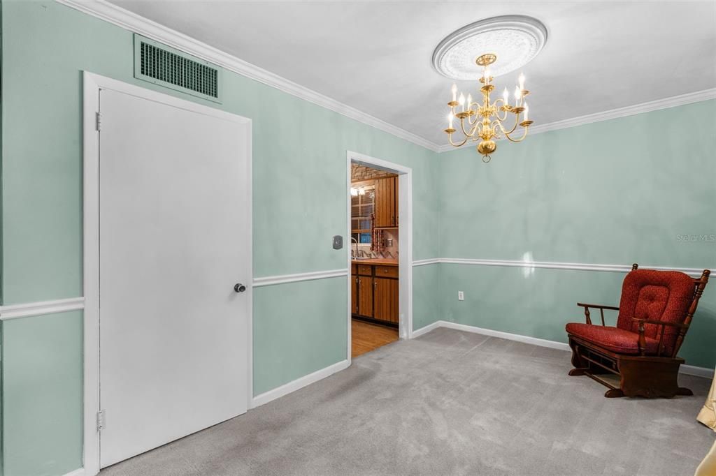 For Sale: $464,900 (3 beds, 2 baths, 1721 Square Feet)