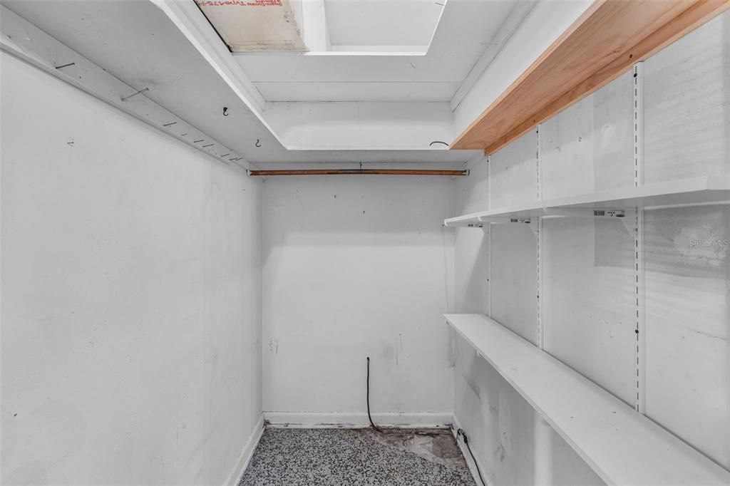 For Sale: $464,900 (3 beds, 2 baths, 1721 Square Feet)