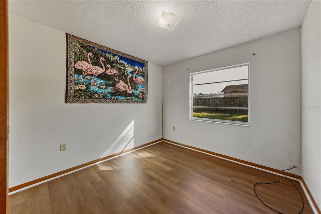 For Sale: $149,000 (3 beds, 2 baths, 868 Square Feet)