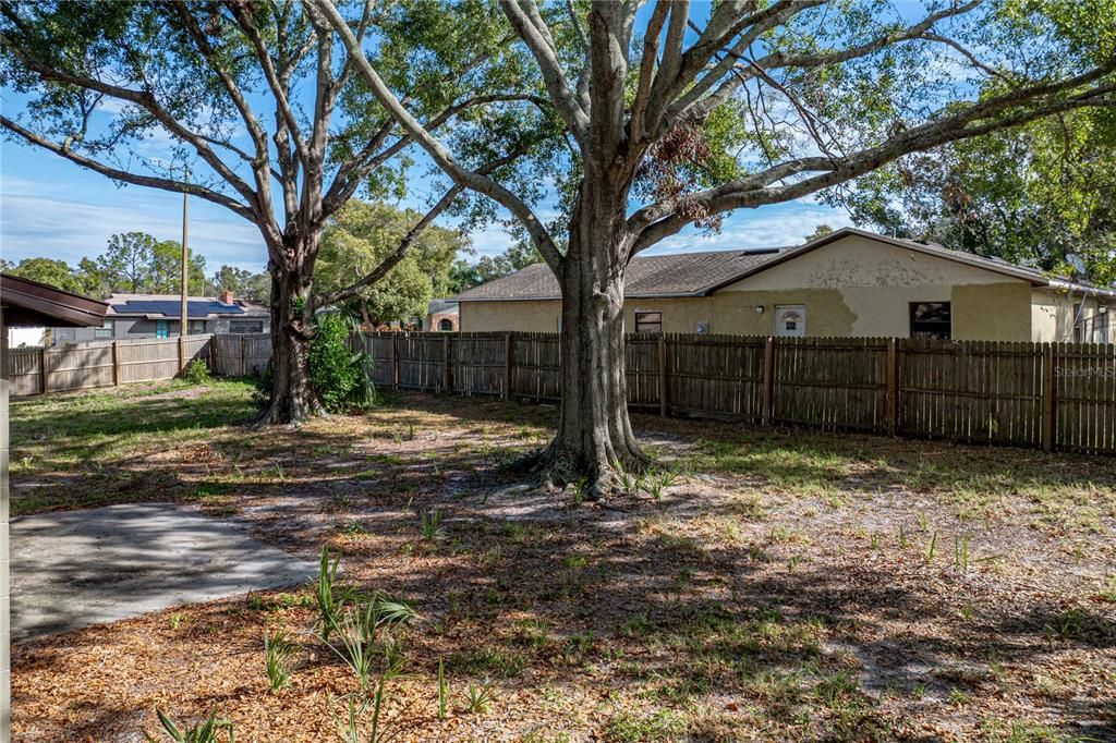 For Sale: $149,000 (3 beds, 2 baths, 868 Square Feet)