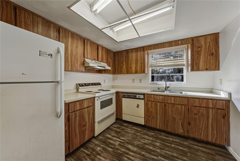 For Sale: $149,000 (3 beds, 2 baths, 868 Square Feet)