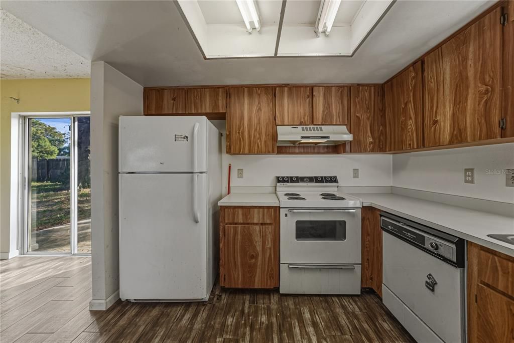 For Sale: $149,000 (3 beds, 2 baths, 868 Square Feet)