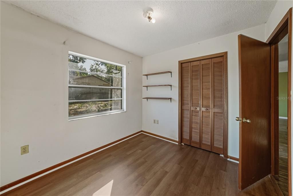 For Sale: $149,000 (3 beds, 2 baths, 868 Square Feet)