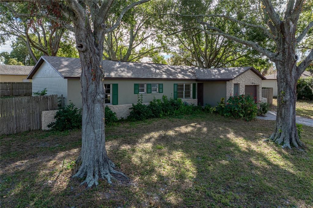 For Sale: $149,000 (3 beds, 2 baths, 868 Square Feet)