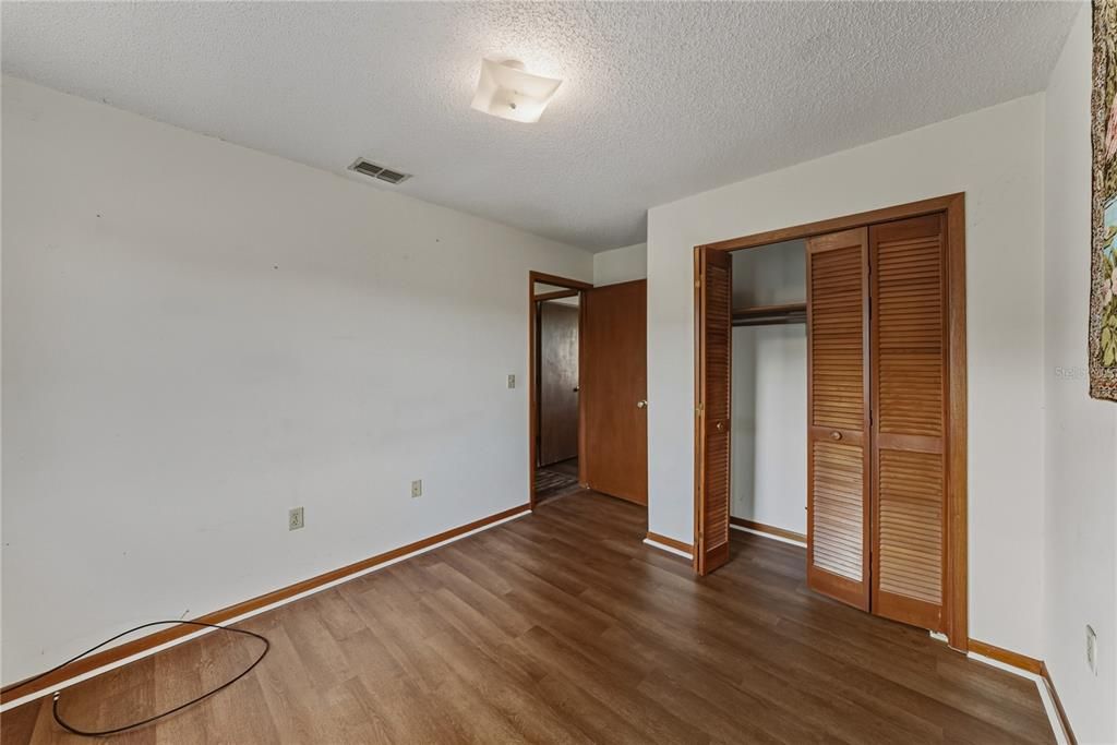 For Sale: $149,000 (3 beds, 2 baths, 868 Square Feet)