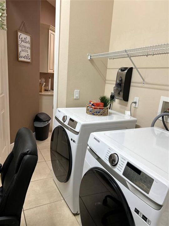 На продажу: $360,000 (2 спален, 2 ванн, 1556 Квадратных фут)