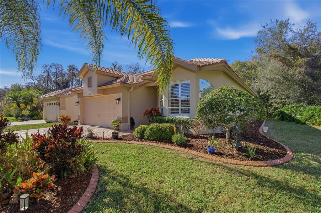 For Sale: $554,000 (3 beds, 2 baths, 1722 Square Feet)