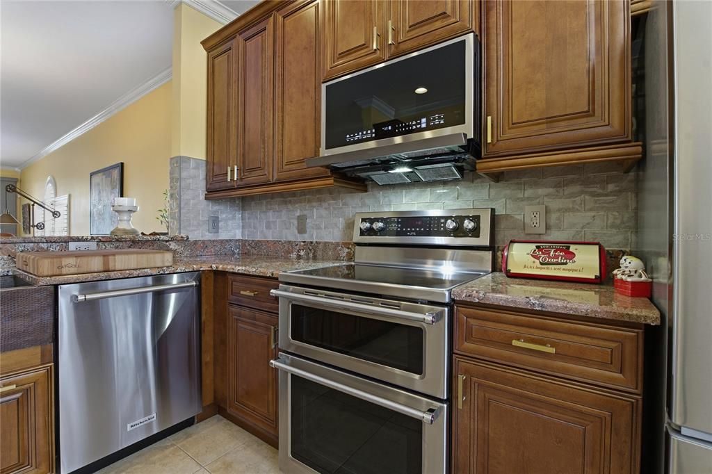 For Sale: $554,000 (3 beds, 2 baths, 1722 Square Feet)