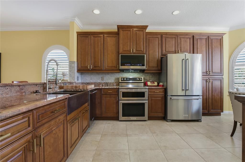 For Sale: $554,000 (3 beds, 2 baths, 1722 Square Feet)