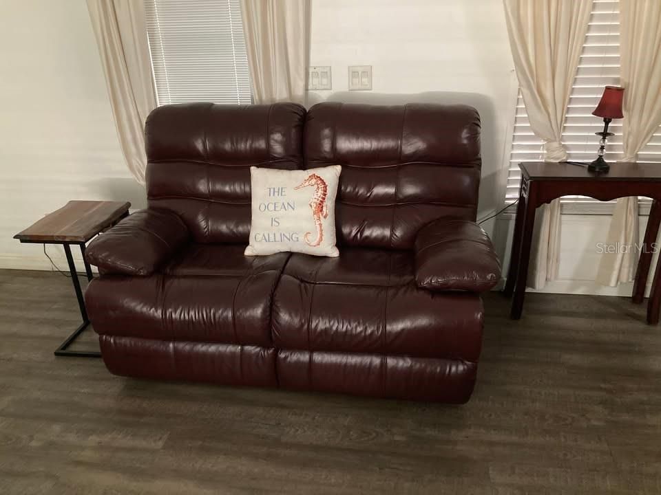 出租: $1,600 (2 贝兹, 2 浴室, 1100 平方英尺)