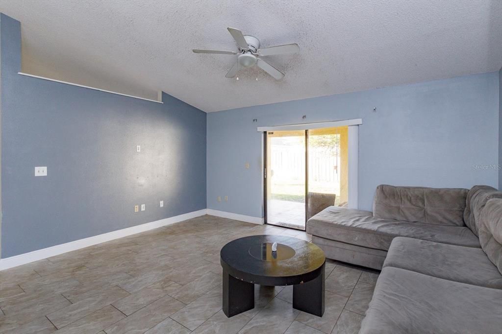 En Venta: $275,000 (3 camas, 2 baños, 1798 Pies cuadrados)