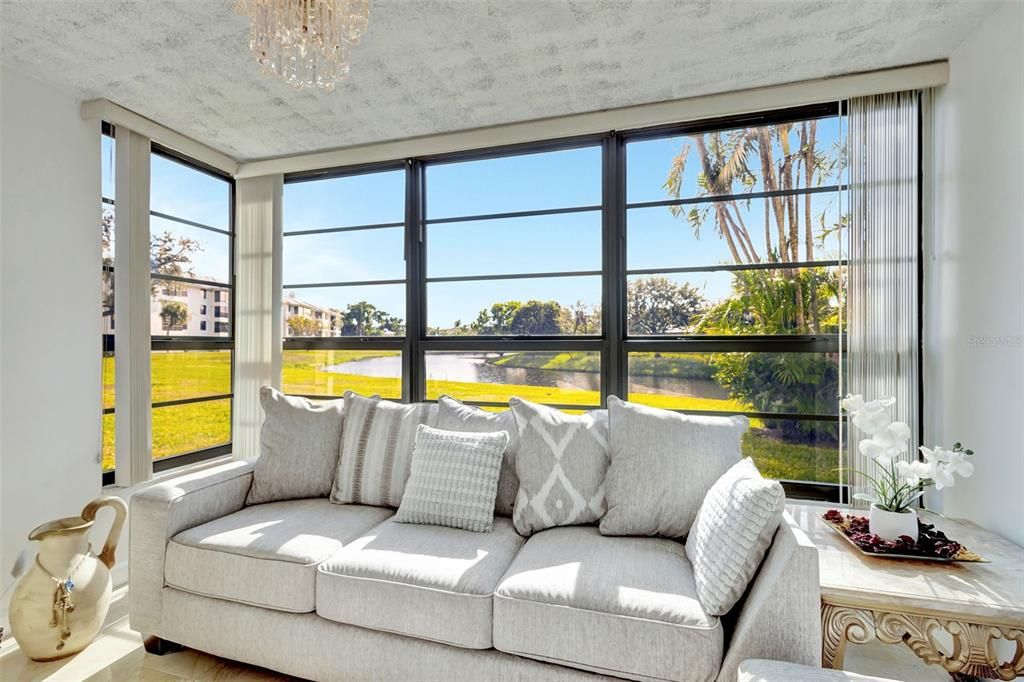 На продажу: $284,900 (2 спален, 2 ванн, 1385 Квадратных фут)