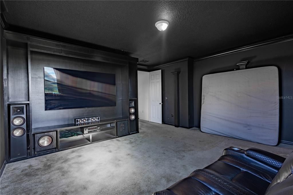 For Sale: $899,000 (5 beds, 4 baths, 4850 Square Feet)