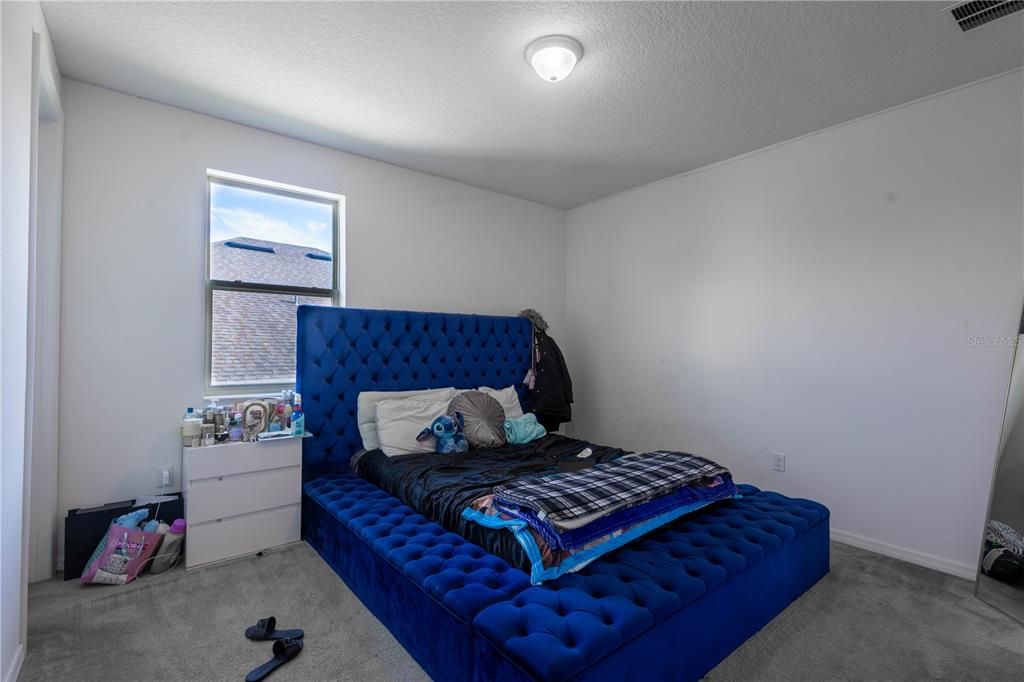 For Sale: $899,000 (5 beds, 4 baths, 4850 Square Feet)