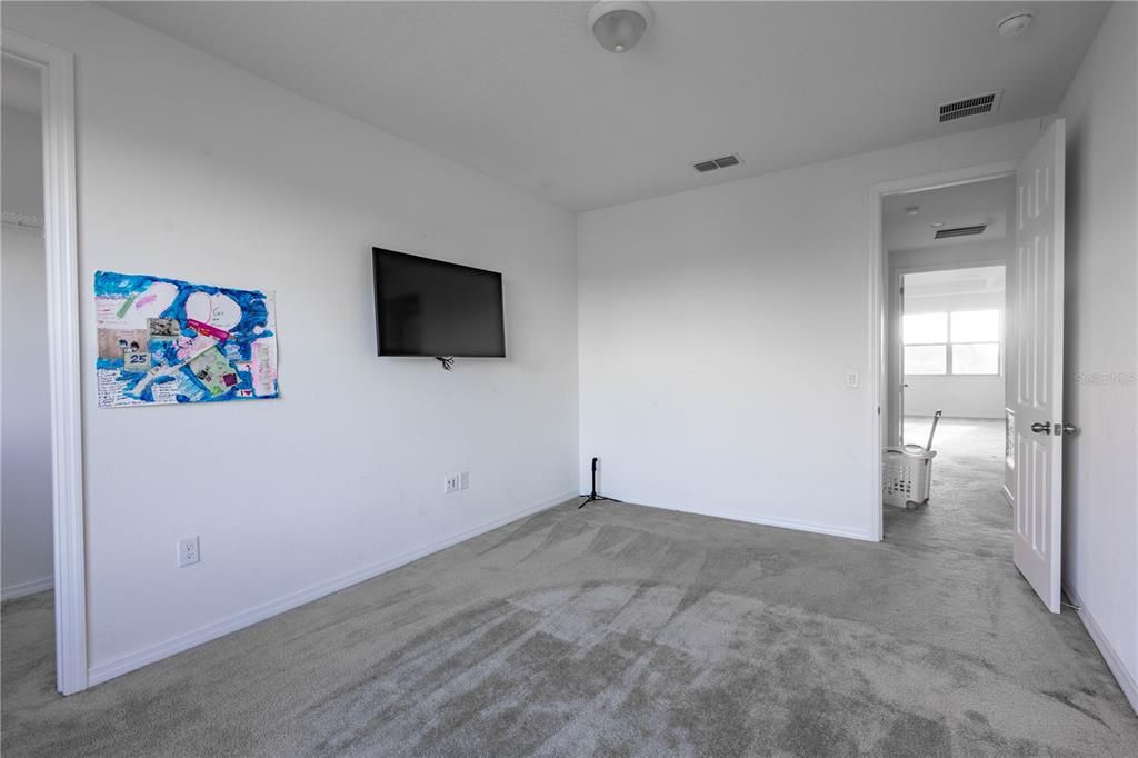 For Sale: $899,000 (5 beds, 4 baths, 4850 Square Feet)