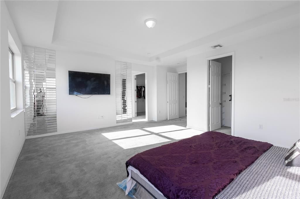 For Sale: $899,000 (5 beds, 4 baths, 4850 Square Feet)