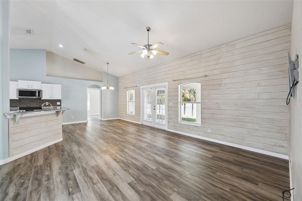 На продажу: $445,000 (3 спален, 2 ванн, 1680 Квадратных фут)